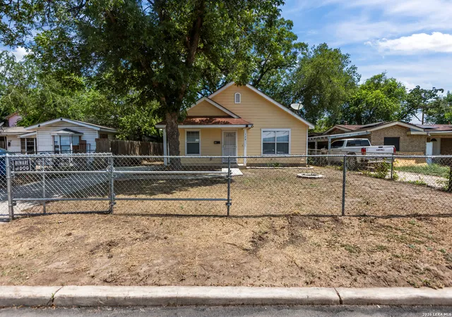 Photo 3 of Sale Pending at 123 Fran St, San Antonio, TX 78207 | MLS# 1998306 | Listing updated on 2026-08-28