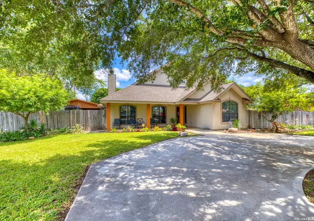 3rd image of 436 Melody Ln, Uvalde, TX 78801 | MLS# 1998315