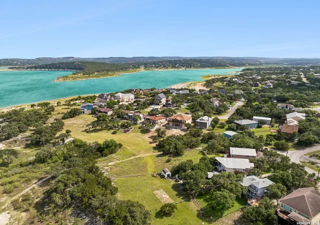 Photo 1 of Single family home for sale at 408 Edge Hill Dr, Canyon Lake, TX 78133 | MLS# 1998333 | Listing updated on 2026-07-18