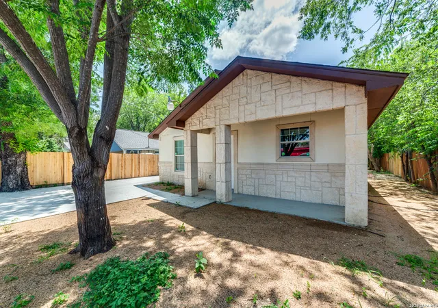 Photo 2 of Single family home for sale at 651 N San Augustine Ave, San Antonio, TX 78228 | MLS# 1998341 | Listing updated on 2026-07-18