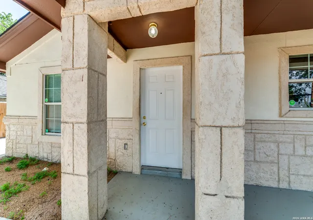 Photo 4 of Single family home for sale at 651 N San Augustine Ave, San Antonio, TX 78228 | MLS# 1998341 | Listing updated on 2026-07-18