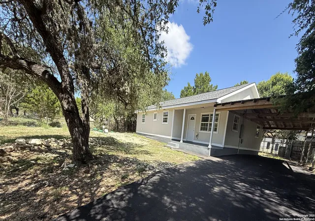 3rd image of 560 Wickford Way, Canyon Lake, TX 78133 | MLS# 1998351