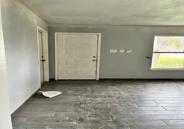 Photo 3 of Single family home for sale at 1803 S Ellison Dr, San Antonio, TX 78245 | MLS# 1998372 | Listing updated on 2026-07-18