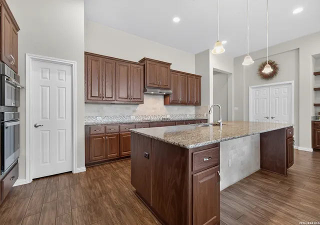 Photo 3 of Single family home for sale at 921 Academy Oaks Dr, San Marcos, TX 78666 | MLS# 1998384 | Listing updated on 2026-09-26
