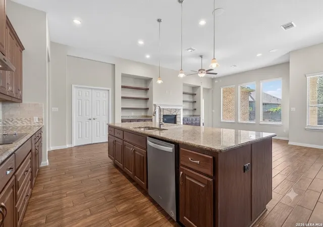 Photo 4 of Single family home for sale at 921 Academy Oaks Dr, San Marcos, TX 78666 | MLS# 1998384 | Listing updated on 2026-09-26