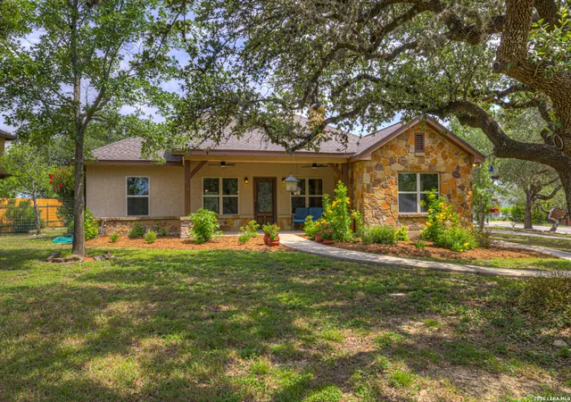 Photo 1 of Sale Pending at 737 La Paloma Dr, Canyon Lake, TX 78133 | MLS# 1998425 | Listing updated on 2026-10-19