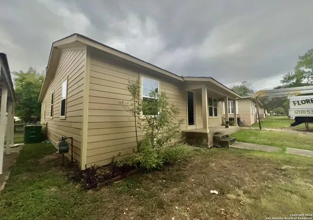 Homes for sale in San Antonio, TX | 222 Golden Crown Dr, San Antonio, TX 78223 | MLS# 1998434