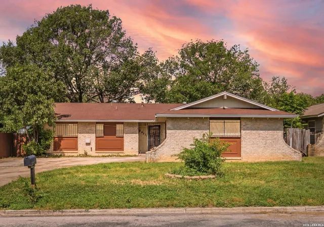 Photo 1 of Sale Pending at 9527 Spring Dawn St, San Antonio, TX 78217 | MLS# 1998459 | Listing updated on 2026-09-08