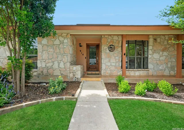 Photo 3 of Sale Pending at 914 Arizona Ash, San Antonio, TX 78232 | MLS# 1998476 | Listing updated on 2026-08-25
