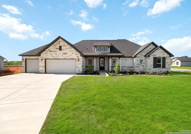 Homes for sale in Pleasanton, TX | 541 Alta Vista Dr, Pleasanton, TX 78064 | MLS# 1998487