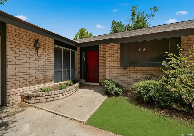 5th image of 709 Golfcrest Dr, Windcrest, TX 78239 | MLS# 1998488