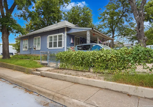 4th image of 3201 S Flores St, San Antonio, TX 78204 | MLS# 1998493