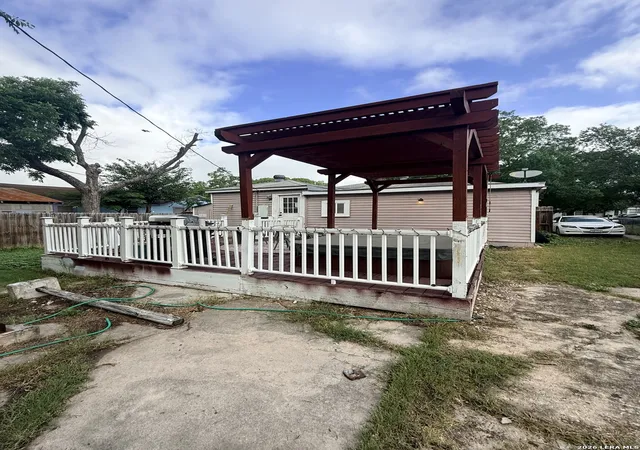 Photo 3 of Single family home for sale at 126 Greer St, San Antonio, TX 78210 | MLS# 1998497 | Listing updated on 2026-08-07