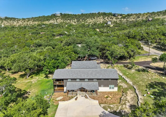 Photo 2 of Single family home for sale at 349 White Oak Dr, Canyon Lake, TX 78133 | MLS# 1998502 | Listing updated on 2026-07-19