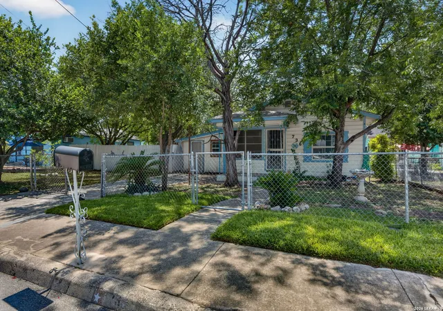 Homes for sale in San Antonio, TX | 736 S San Eduardo Ave, San Antonio, TX 78237 | MLS# 1998504