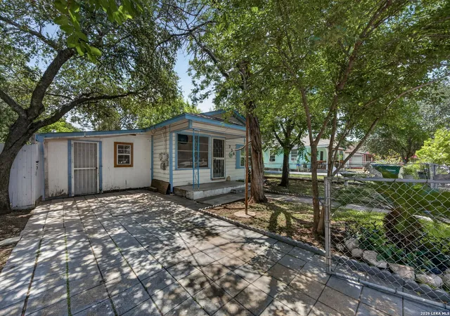 Homes for sale in San Antonio, TX | 736 S San Eduardo Ave, San Antonio, TX 78237 | MLS# 1998504