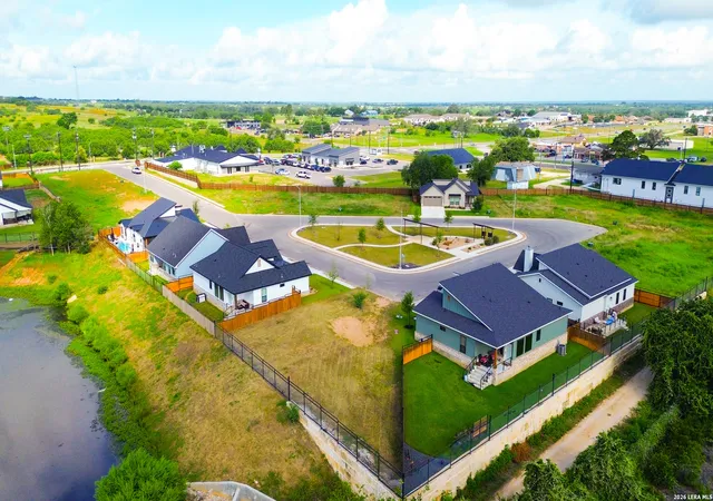 Homes for sale in La Vernia, TX | 132 Woodbridge Court, La Vernia, TX 78121 | MLS# 1998507