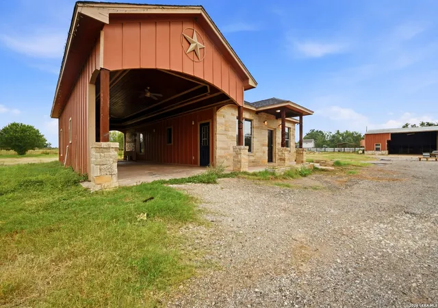 5th image of 19365 S Mcconnell Rd, Atascosa, TX 78002 | MLS# 1998524
