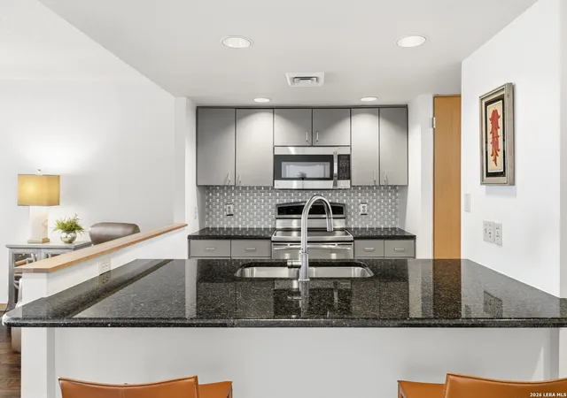3rd image of 1006 Guadalupe St, Kerrville, TX 78028