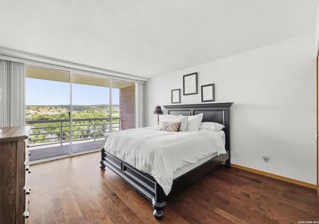 5th image of 1006 Guadalupe St, Kerrville, TX 78028