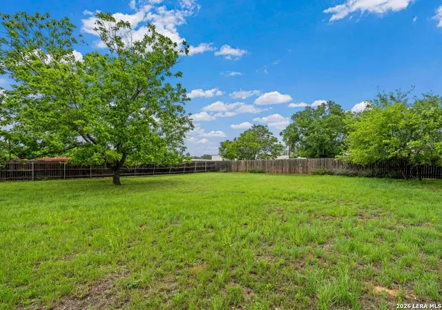 Homes for sale in Fredericksburg, TX | 131 W Lower Crabapple Rd, Fredericksburg, TX 78624 | MLS# 1998542