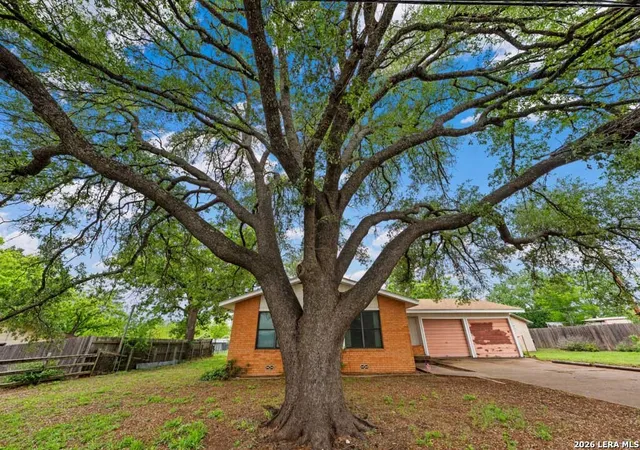 Homes for sale in Fredericksburg, TX | 131 W Lower Crabapple Rd, Fredericksburg, TX 78624 | MLS# 1998542