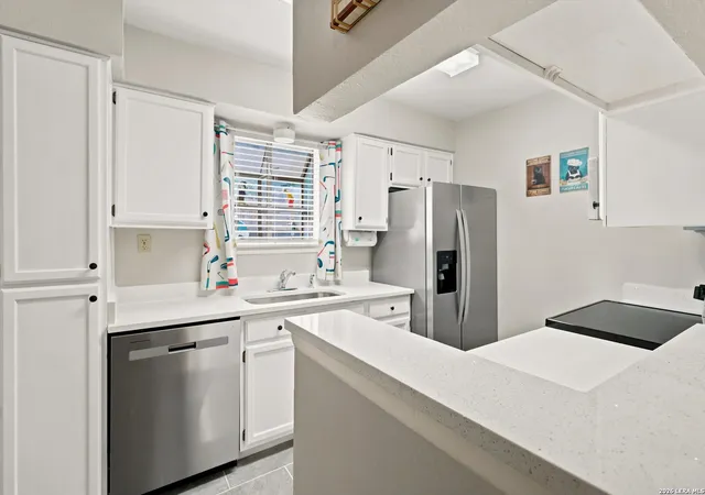 Photo 1 of Condo for sale at 4212 Medical Dr #1004, San Antonio, TX 78229 | MLS# 1998576 | Listing updated on 2026-09-08