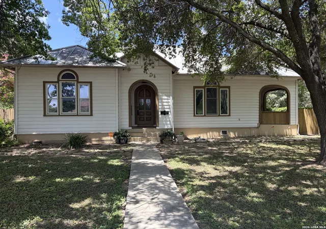 1st image of 815 N Getty, Uvalde, TX 78801 | MLS# 1998586