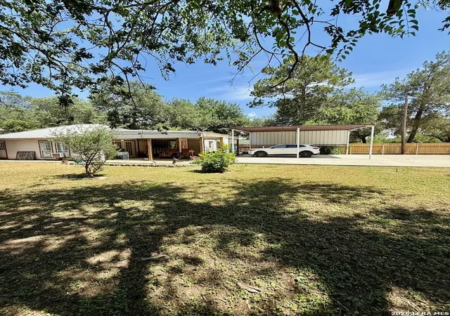 26th image of 815 N Getty, Uvalde, TX 78801 | MLS# 1998586
