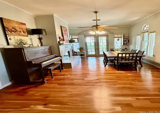 3rd image of 815 N Getty, Uvalde, TX 78801 | MLS# 1998586