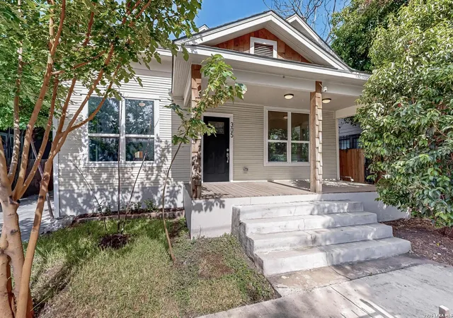 2nd image of 305 Spruce St, San Antonio, TX 78203 | MLS# 1998597