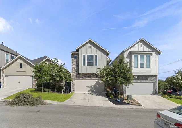 Photo 3 of Sale Pending at 4418 Tiger Run, San Antonio, TX 78217 | MLS# 1998617 | Listing updated on 2026-09-16