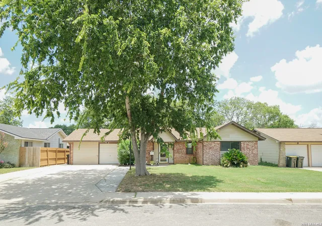 Photo 2 of Sale Pending at 221 Meadow Ln, Schertz, TX 78154 | MLS# 1998640 | Listing updated on 2026-08-28