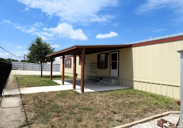 Homes for sale in Lakehills, TX | 10766 Park Road 37, Lakehills, TX 78063 | MLS# 1998656