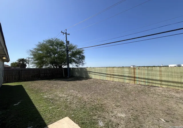 Photo 3 of Single family home for sale at 1231 Jordan Xing, San Antonio, TX 78221 | MLS# 1998666 | Listing updated on 2026-09-01