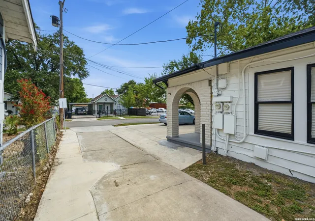 Homes for sale in San Antonio, TX | 827 W Rosewood Ave, San Antonio, TX 78212 | MLS# 1998675