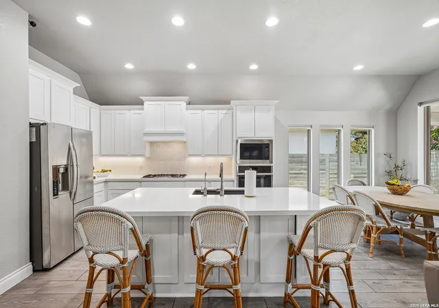 Photo 2 of Single family home for sale at 526 Orchard Way, New Braunfels, TX 78132 | MLS# 1998676 | Listing updated on 2026-09-15