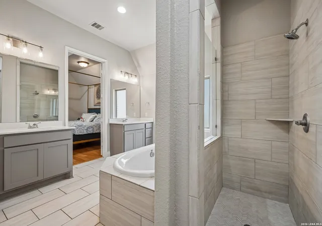Photo 4 of Single family home for sale at 526 Orchard Way, New Braunfels, TX 78132 | MLS# 1998676 | Listing updated on 2026-09-15