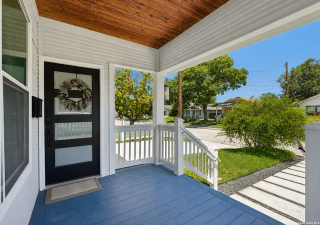 Photo 3 of Sale Pending at 238 Saint Francis Ave, San Antonio, TX 78204 | MLS# 1998721 | Listing updated on 2026-08-16