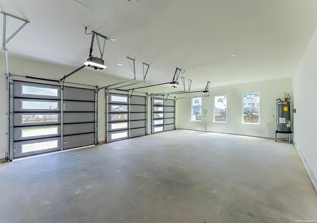 28th image of 109 Chinaberry Hl, La Vernia, TX 78121 | MLS# 1998739