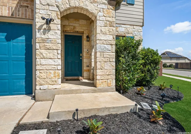 Photo 3 of Single family home for sale at 520 Saddle House, Cibolo, TX 78108 | MLS# 1998750 | Listing updated on 2026-08-22