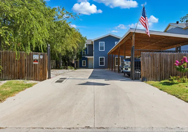 Photo 3 of Multi family home for sale at 1535 W Laurel, San Antonio, TX 78201 | MLS# 1998762 | Listing updated on 2026-09-11