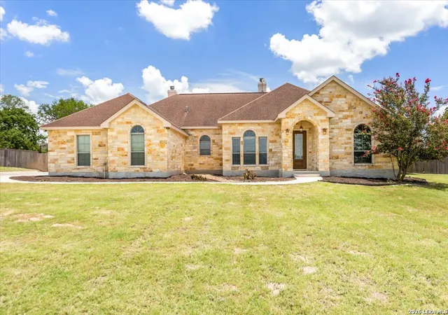 Homes for sale in Floresville, TX | 160 Abrego Lake Dr, Floresville, TX 78114 | MLS# 1998767