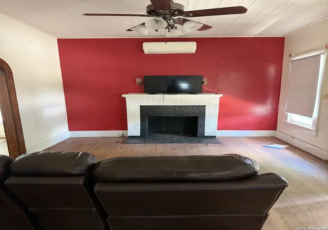 2nd image of 707 Ormand St, Pleasanton, TX 78064 | MLS# 1998780