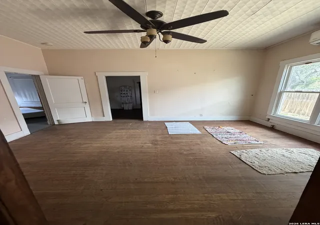 4th image of 707 Ormand St, Pleasanton, TX 78064 | MLS# 1998780