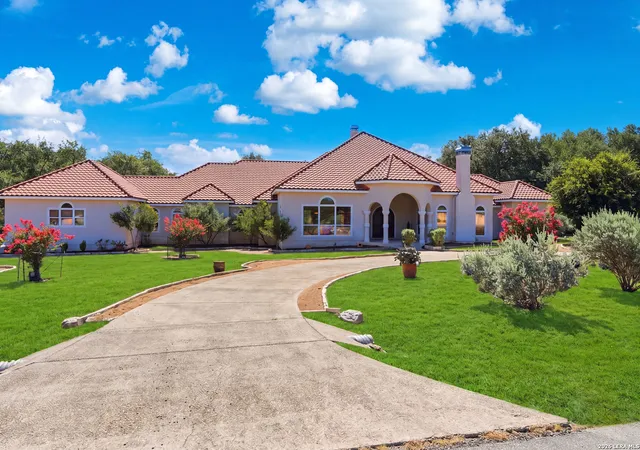 3rd image of 358 Whitestone Dr, Spring Branch, TX 78070 | MLS# 1998784