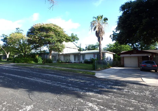 image of 455 Savannah Dr, San Antonio, TX 78213 | MLS# 1998789