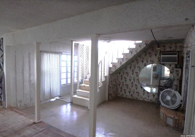 image of 455 Savannah Dr, San Antonio, TX 78213 | MLS# 1998789