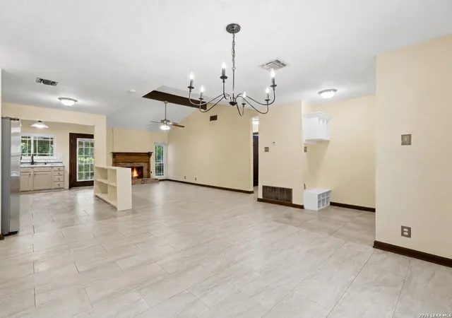 5th image of 1114 Churing Dr, San Antonio, TX 78245 | MLS# 1998799