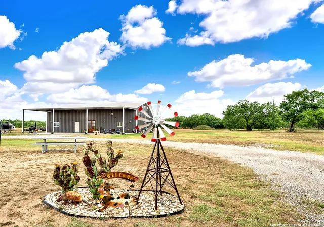 Homes for sale in Floresville, TX | 757 Joy Ln, Floresville, TX 78114 | MLS# 1998805